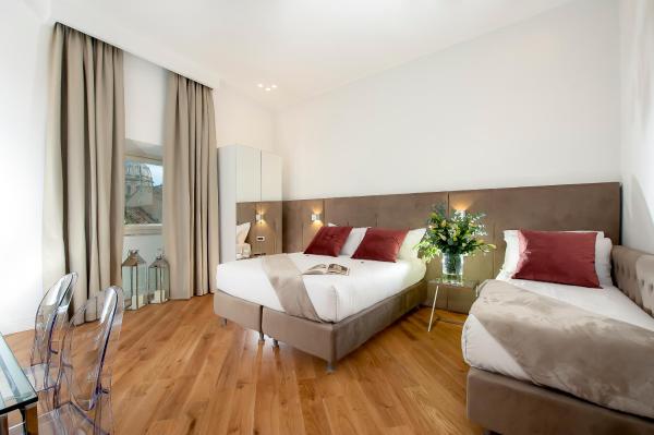 Triple Room with City View